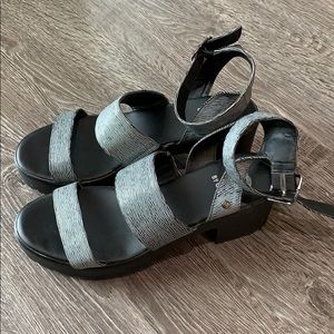 Guess chunky sandals